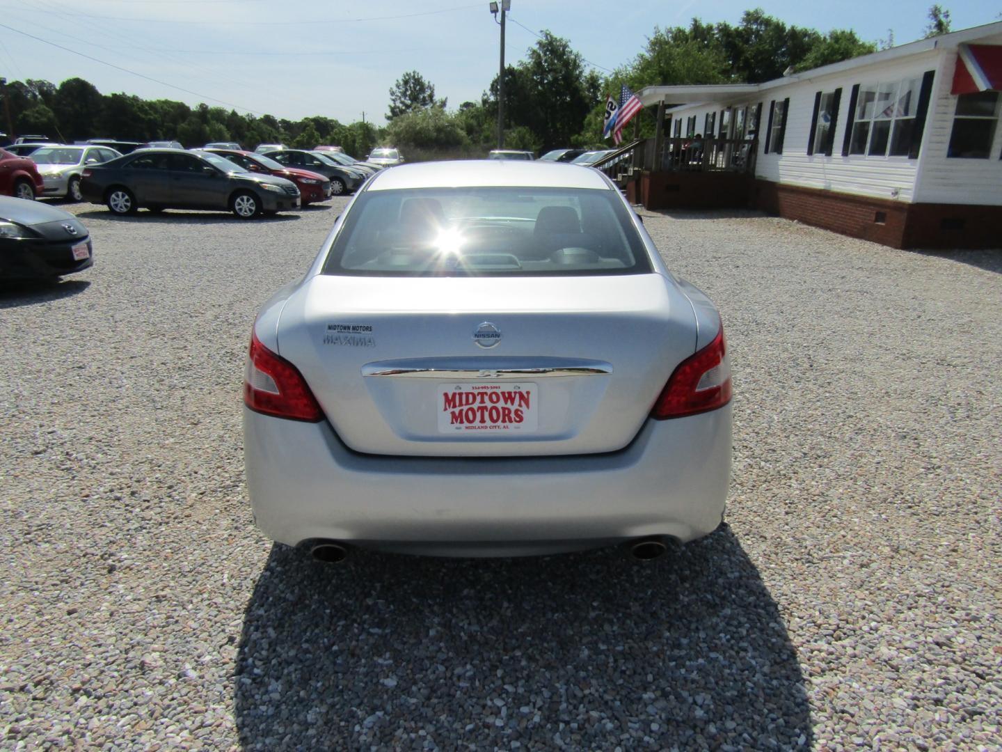 2011 Silver /Gray Nissan Maxima S (1N4AA5AP8BC) with an 3.5L V6 DOHC 24V engine, Automatic transmission, located at 15016 S Hwy 231, Midland City, AL, 36350, (334) 983-3001, 31.306210, -85.495277 - Photo#6